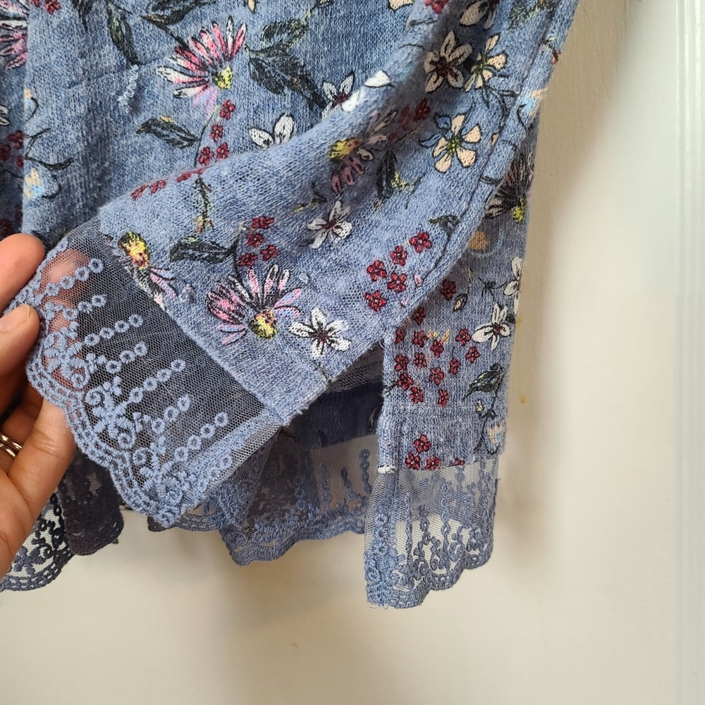 LC Lace Detail, Three Quarter Length Top, Small - Picture 6 of 7